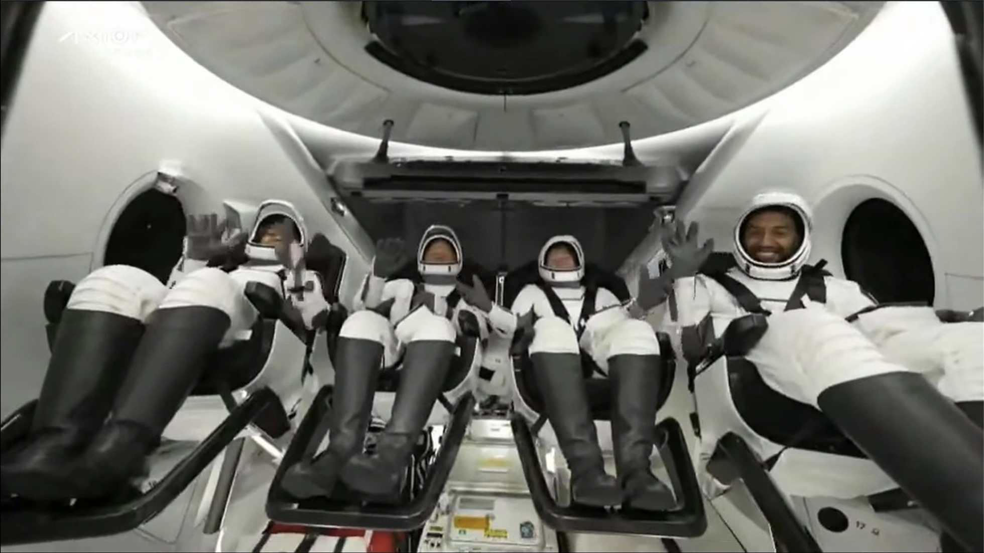 4 phi hành gia của sứ mệnh Ax-2. Ảnh: SpaceX