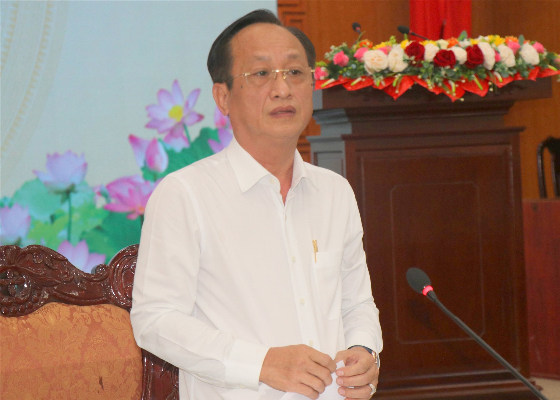 Chủ tịch UBND tỉnh Bạc Liêu Phạm Văn Thiều phát biểu tại hội nghị. Ảnh: Nhật Hồ
