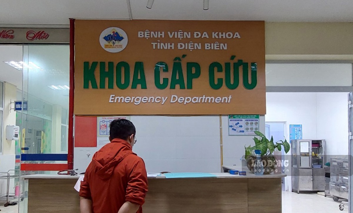 Khoa cấp cứu Bệnh viện đa khoa tỉnh Điện Biên thường xuyên phải tiếp nhận các trường hợp bệnh nhân ngộ độc do rượu.