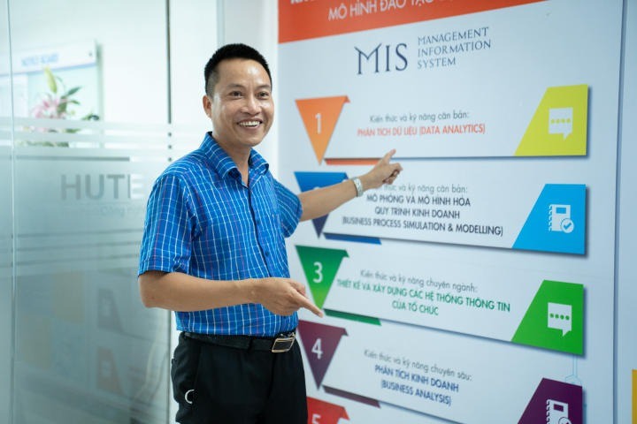 GS.TS. Nguyễn Xuân Hùng chia sẻ những vấn đề xoay quanh dự án Công nghệ in 3D. Ảnh: Trung Kiên