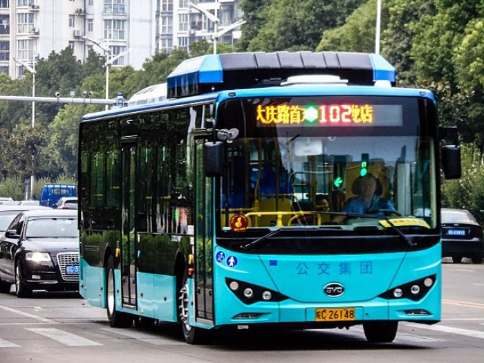 Nhiều phương tiện công cộng cho du khách lựa chọn khi di chuyển.