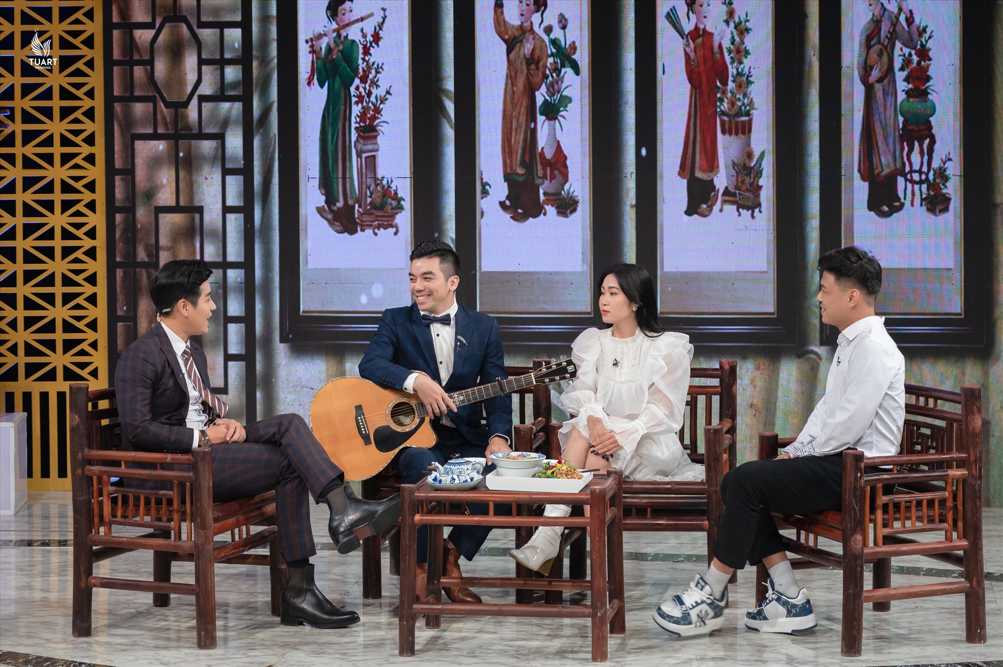 Vợ chồng Hà Myo và Thế Phương lần đầu tiên kể về câu chuyện tình yêu của 2 người trên sóng truyền hình. Ảnh: VTV