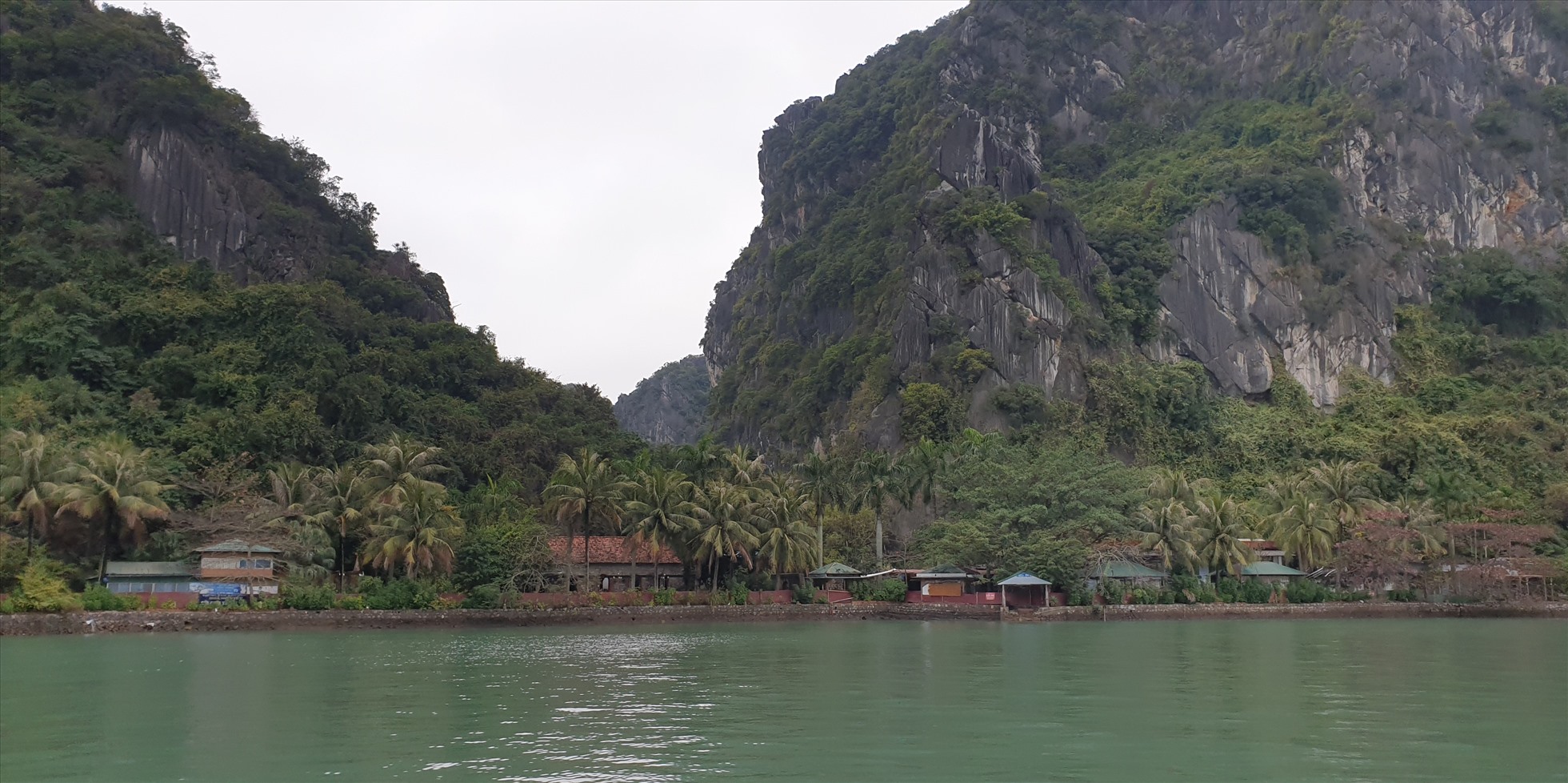 Đảo Vụng Oản - nơi từng là phim trường chính của bộ phim “Đông Dương” nổi tiếng của Pháp. Ảnh: Nguyễn Hùng