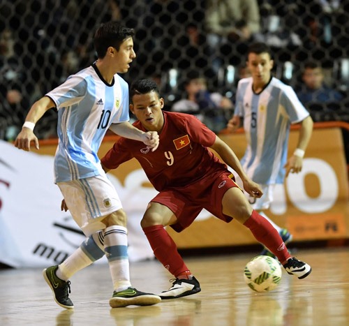Tuyển futsal Việt Nam sẽ chạm trán tuyển futsal Paraguay và Argentina trong chuyến tập huấn này. Ảnh: VFF