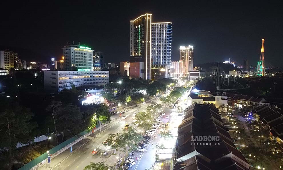 khu phố du lịch sầm uất nhất tại phương Bài Cháy với nhiều khách sạn cao tầng từ 4 ddeend 5 sao, cùng khu ẩm thực phố cổ.