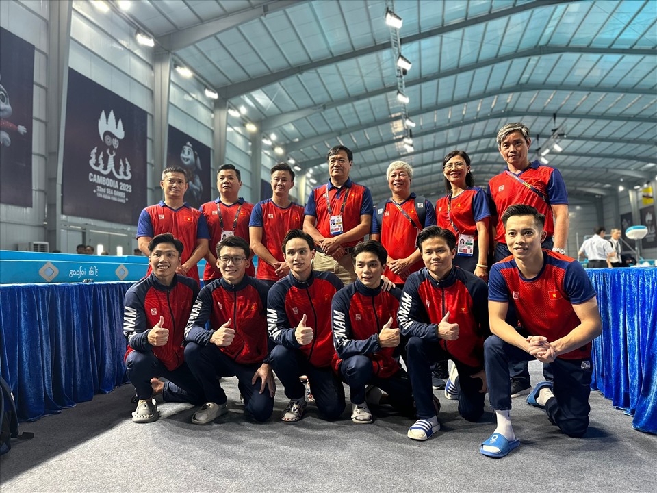 Đội tuyển thể dục dụng cụ Việt Nam giành huy chương vàng nội dung đồng đội nam. Ảnh: Thanh Vũ