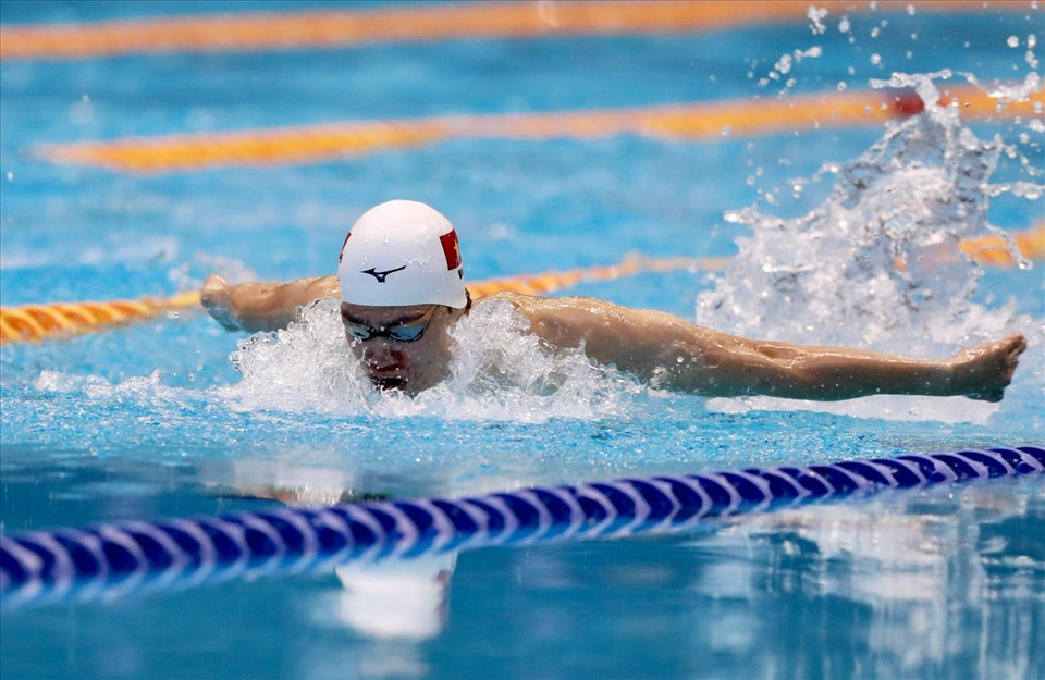 Hưng Nguyên giành huy chương vàng bơi 400m hỗn hợp. Ảnh: Thanh Vũ