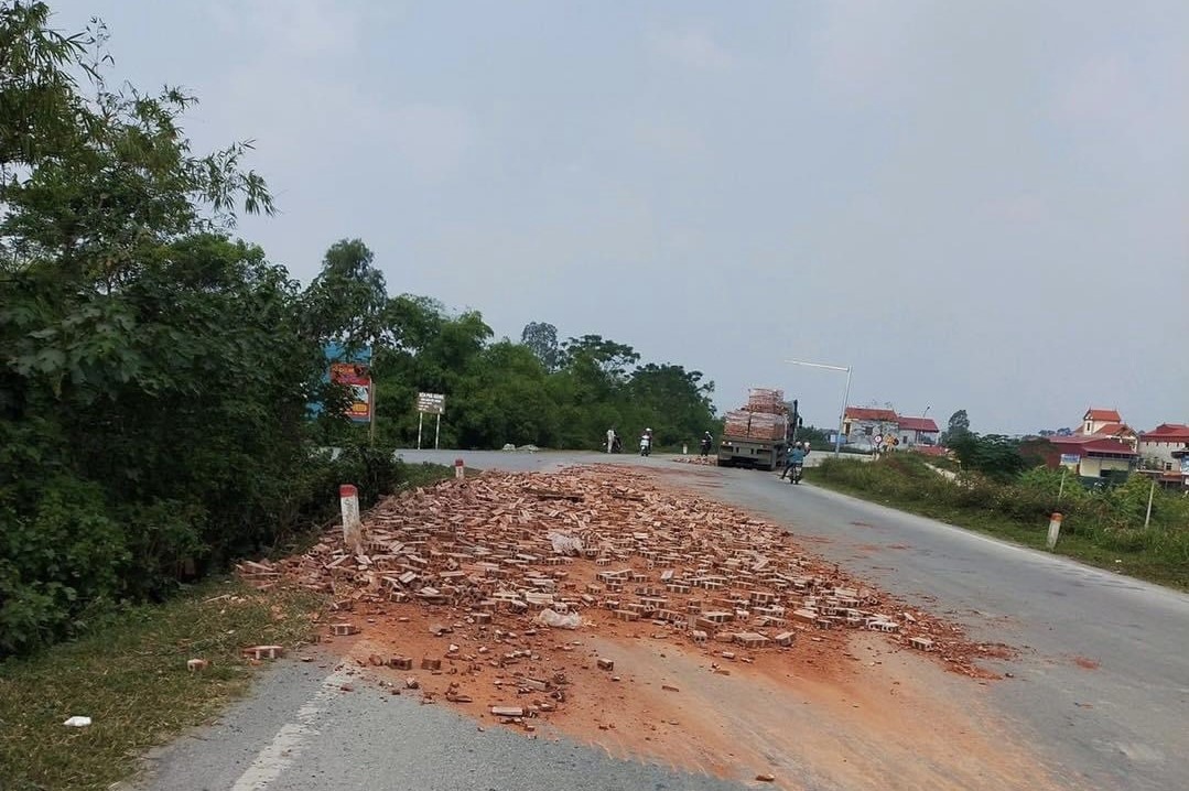 Sự cố xảy ra tại khu vực thôn Tả Hà, xã Hùng An, huyện Kim Động