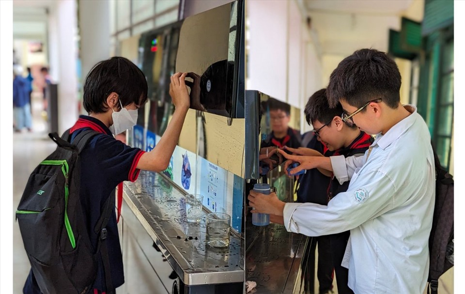 Nhiều trường lắp đặt hệ thống máy lọc nước, cung cấp nước uống hằng ngày cho học sinh. Ảnh: Vân Trang