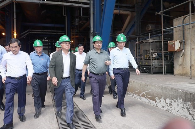 Thủ tướng Phạm Minh Chính kiểm tra công tác vận hành Nhà máy nhiệt điện Thái Bình 2. Ảnh: Dương Giang/TTXVN