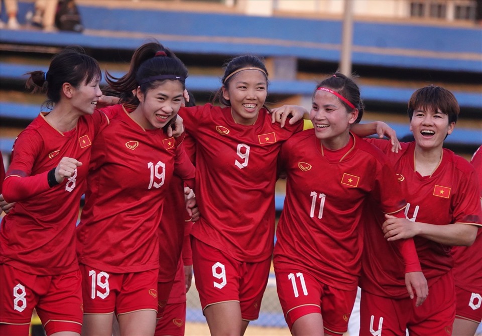 Tuyển nữ Việt Nam hướng đến trận thắng trước đối thủ Philippines. Ảnh: Nguyễn Đăng