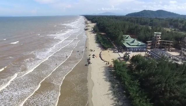 Biển Tiên Trang đang dần trở thành điểm đến thu hút nhiều bạn trẻ. Ảnh: Cổng TTĐT tỉnh Thanh Hóa
