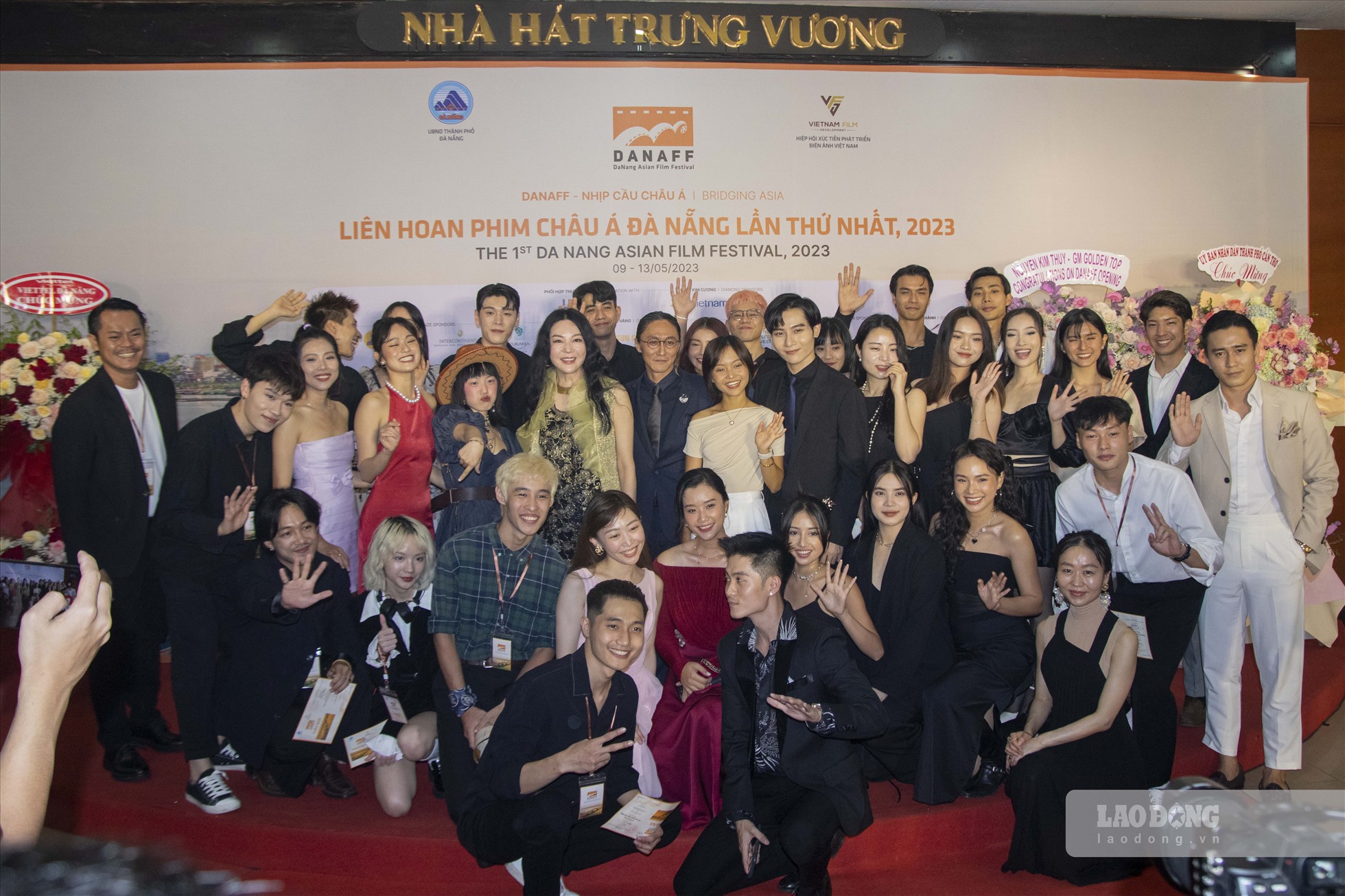 Các nghệ sĩ trẻ có mặt tại sự kiện khai mạc Liên hoan phim Châu Á Đà Nẵng lần thứ I.