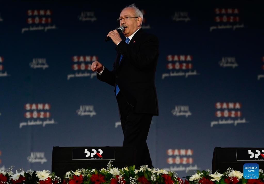 Ông Kemal Kilicdaroglu, lãnh đạo đảng Nhân dân Cộng hòa (CHP) đối lập chính và là ứng cử viên tổng thống của CHP, vận động tranh cử ở Istanbul, ngày 6.5.2023. Ảnh: Xinhua
