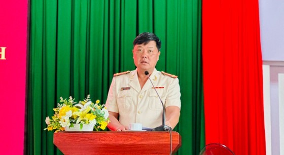 Thượng tá Nguyễn Đình Dương giữ chức Trưởng Công an TP Thủ Đức phát biểu sau khi nhận nhiệm vụ. Ảnh: Chí Thạch.