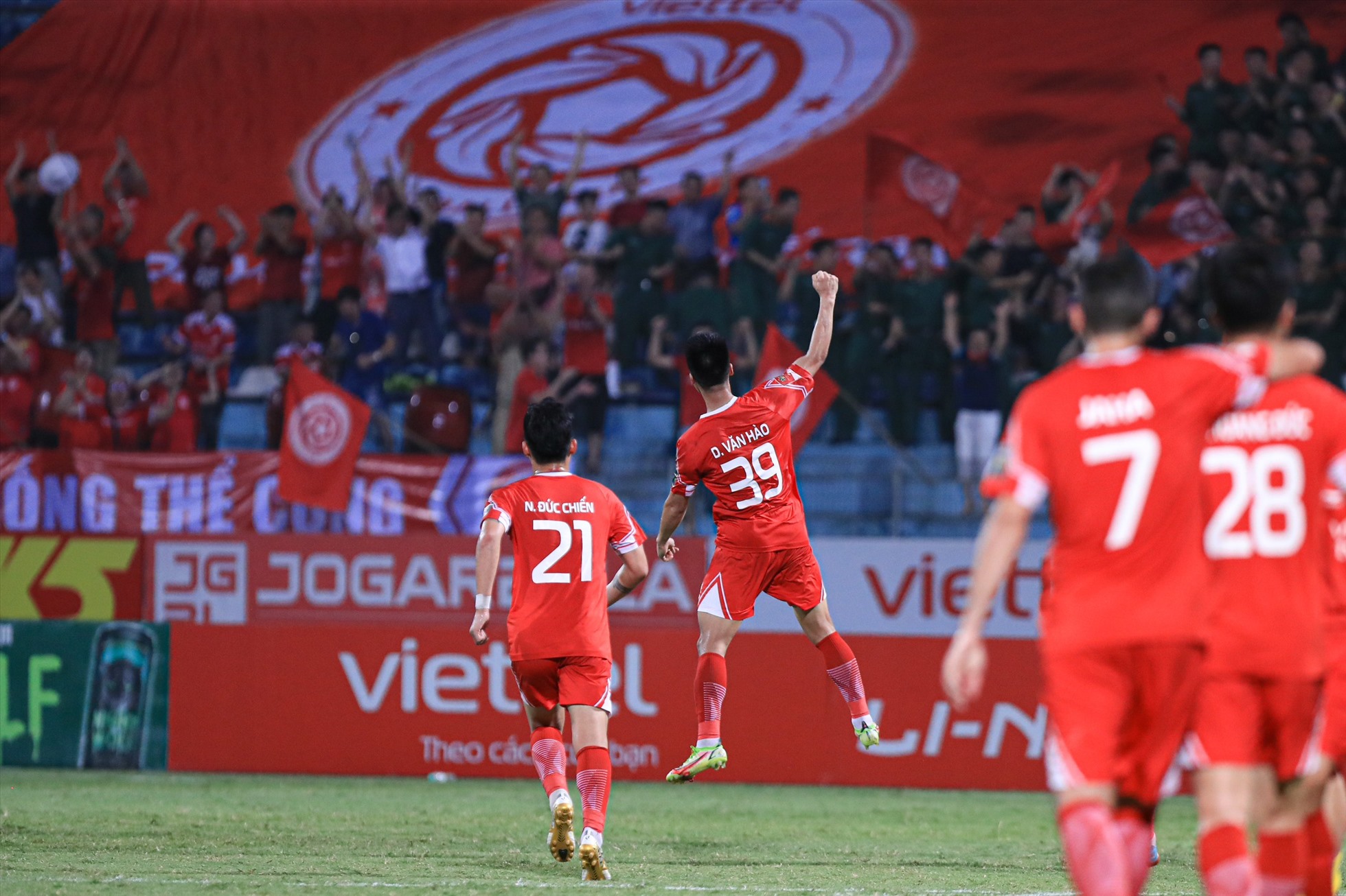 Viettel giành chiến thắng chung cuộc với tỉ số 3-0 trước Sông Lam Nghệ An. Ảnh: Minh Dân