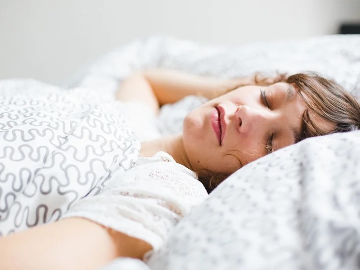 Ngủ đủ giấc cũng mang đến hiệu quả giảm cân. Ảnh: Healthline