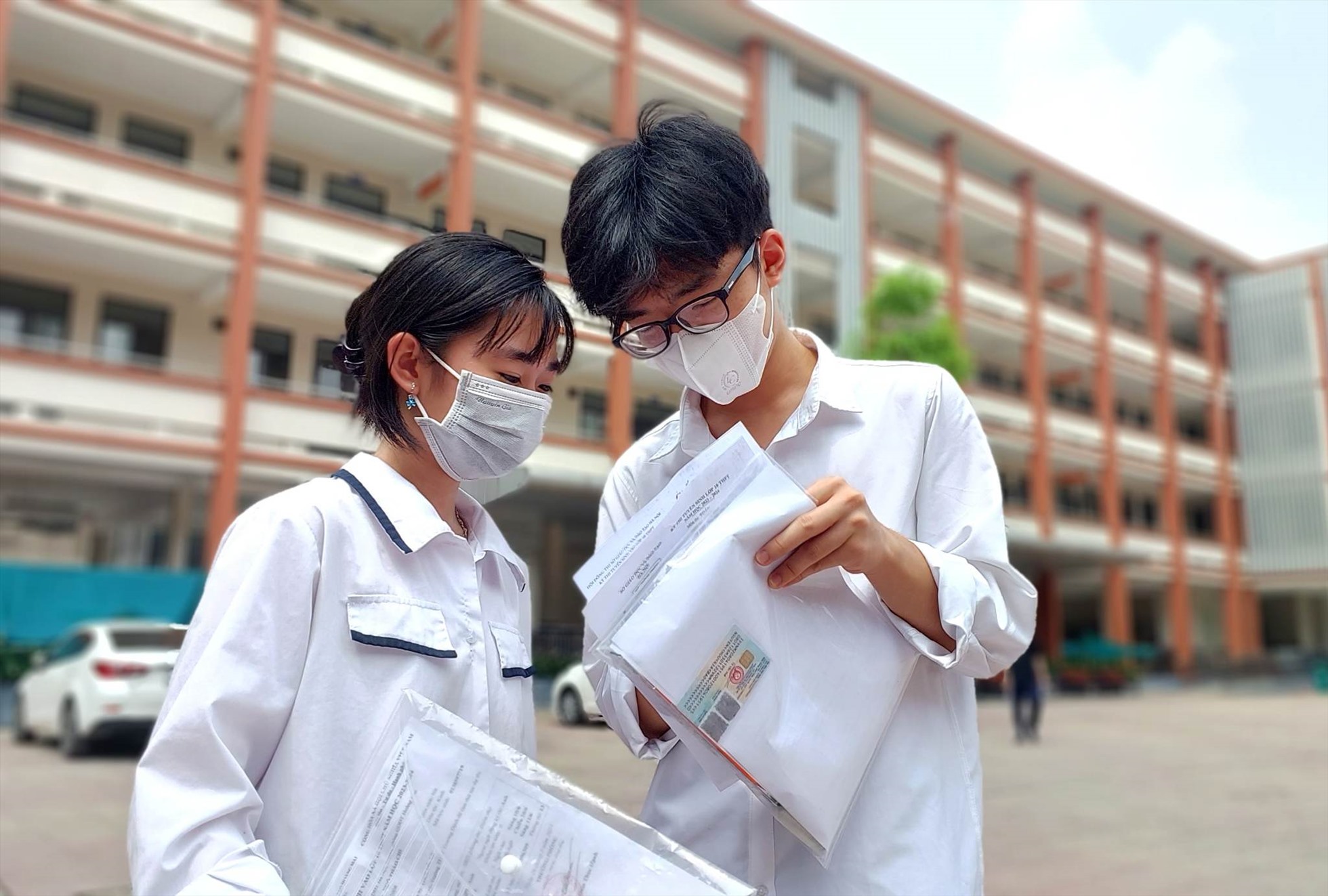 Thí sinh tham dự kỳ thi tuyển sinh lớp 10 THPT công lập tại Hà Nội năm 2023. Ảnh: Minh Hà
