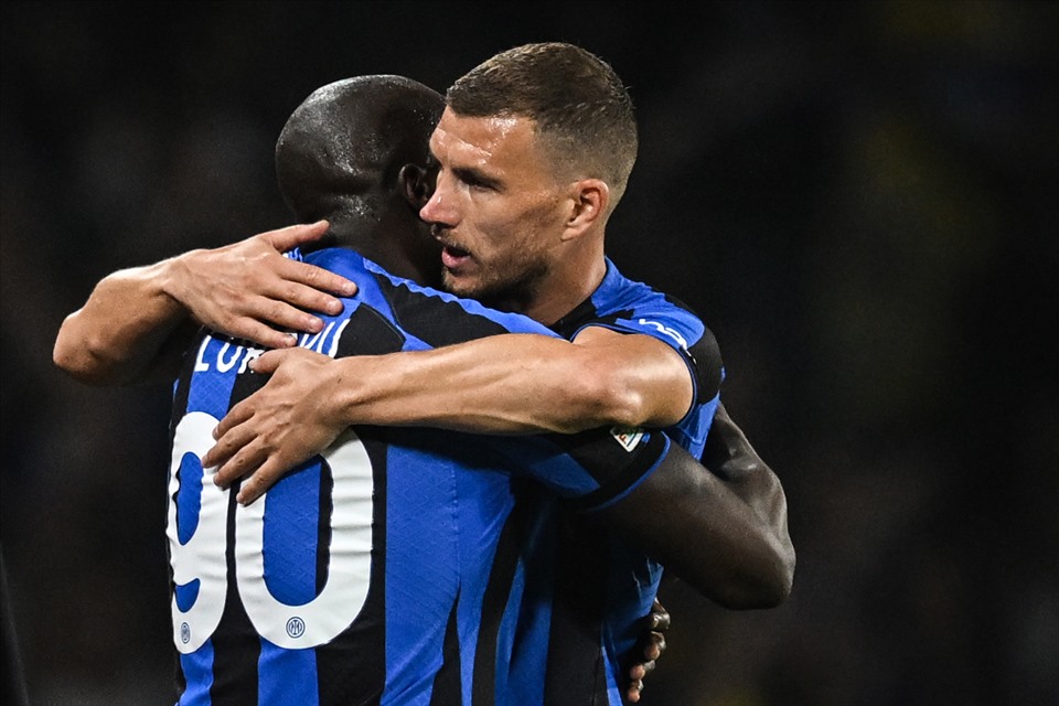 Cả Lukalu và Dzeko đều chưa chắc tương lai với Inter Milan sau trận chung kết Champions League. Ảnh: AFP