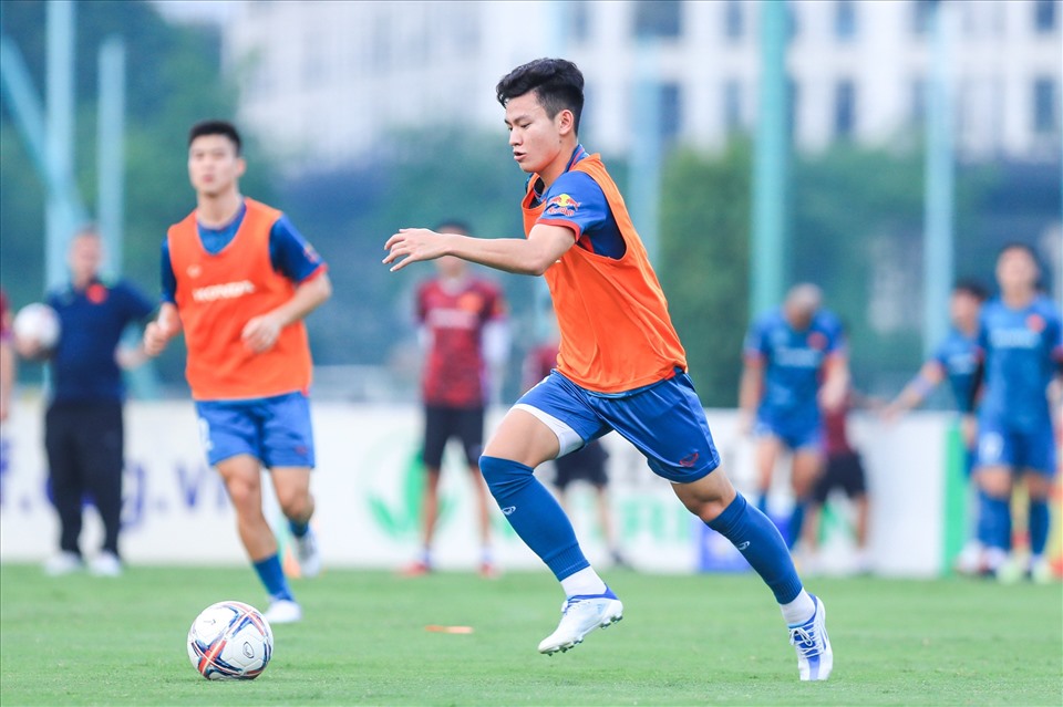 Một số cầu thủ trẻ được huấn luyện viên Troussier thử nghiệm trong đội hình tuyển Việt Nam. Ảnh: Minh Dân