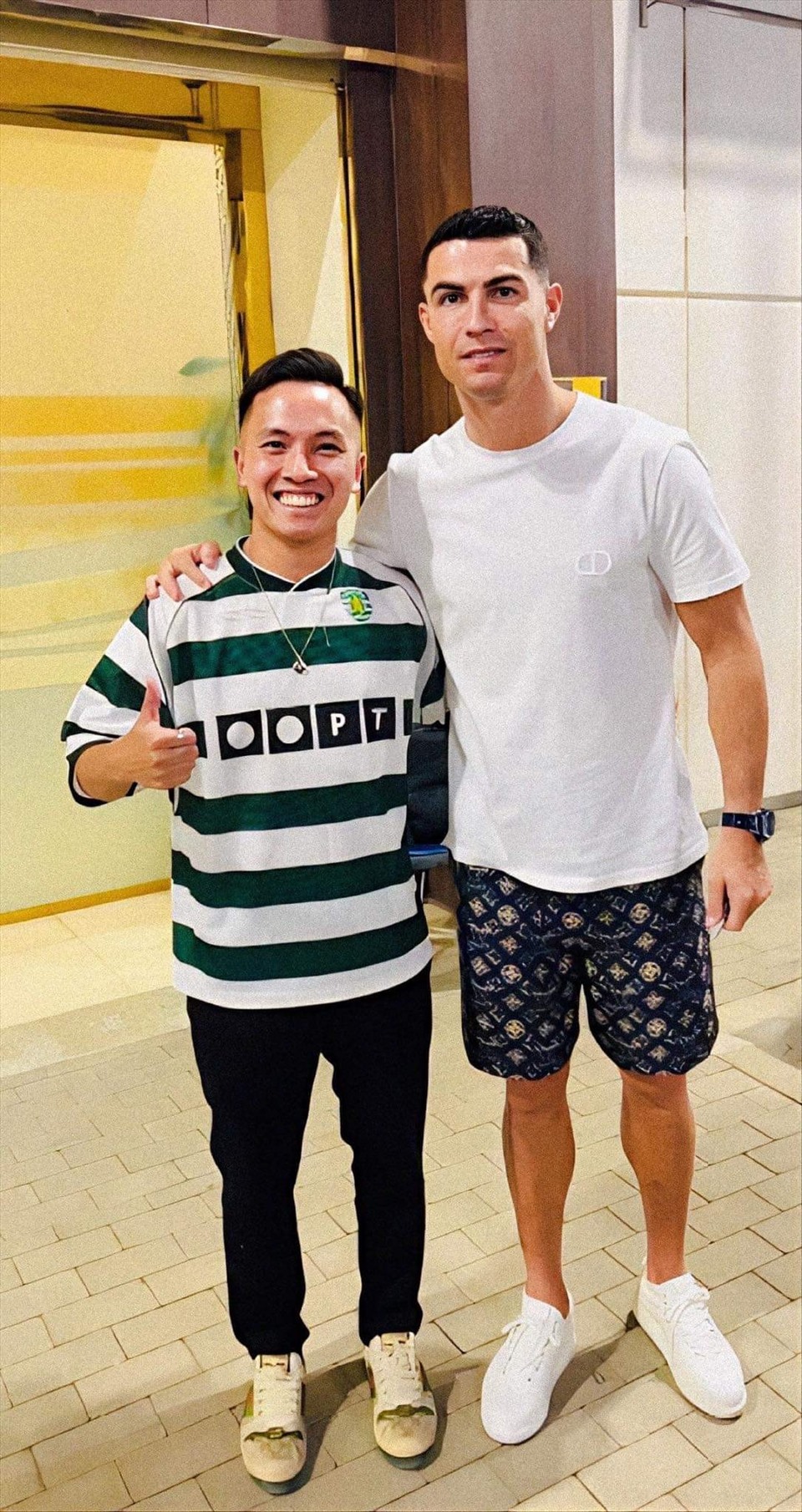 Vận động viên Đỗ Kim Phúc được gặp gỡ và giao lưu với siêu sao Ronaldo. Ảnh: Nhân vật cung cấp