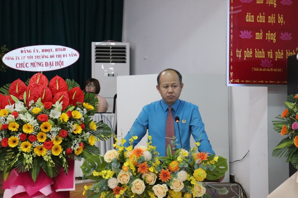 Ông Lê Văn Đại, Phó Chủ tịch LĐLĐ TP Đà Nẵng phát biểu tại đại hội. Ảnh: Nguyễn LInh