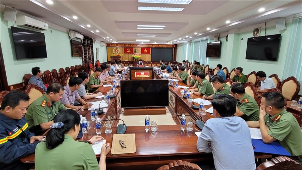Ông Lương Tam Quang - Uỷ viên Trung ương Đảng, Thứ trưởng Bộ Công an chủ trì cuộc họp với các đơn vị để đảm bảo tình hình an ninh, trật tự trên địa bàn tỉnh Đắk Lắk. Ảnh: Bộ Công an