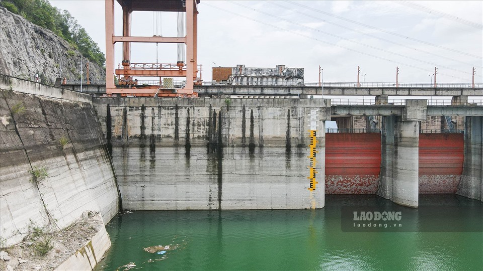 Một số hình ảnh PV ghi nhận tại Nhà máy thủy điện Hòa Bình ngày 13.6.2023.