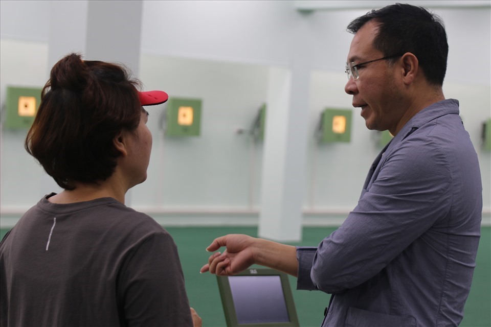 Huấn luyện viên Hoàng Xuân Vinh cho biết tuyển bắn súng đặt mục tiêu giành từ 1-2 suất dự Olympic 2024. Ảnh: Minh Đức