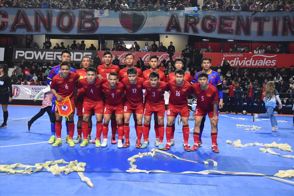 Đội hình tuyển futsal Việt Nam đối đầu Argentina sáng 14.6. Ảnh: AFA