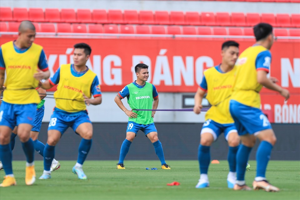 Quang Hải có thể ra sân trong đội hình xuất phát của đội tuyển Việt Nam. Ảnh: Minh Dân