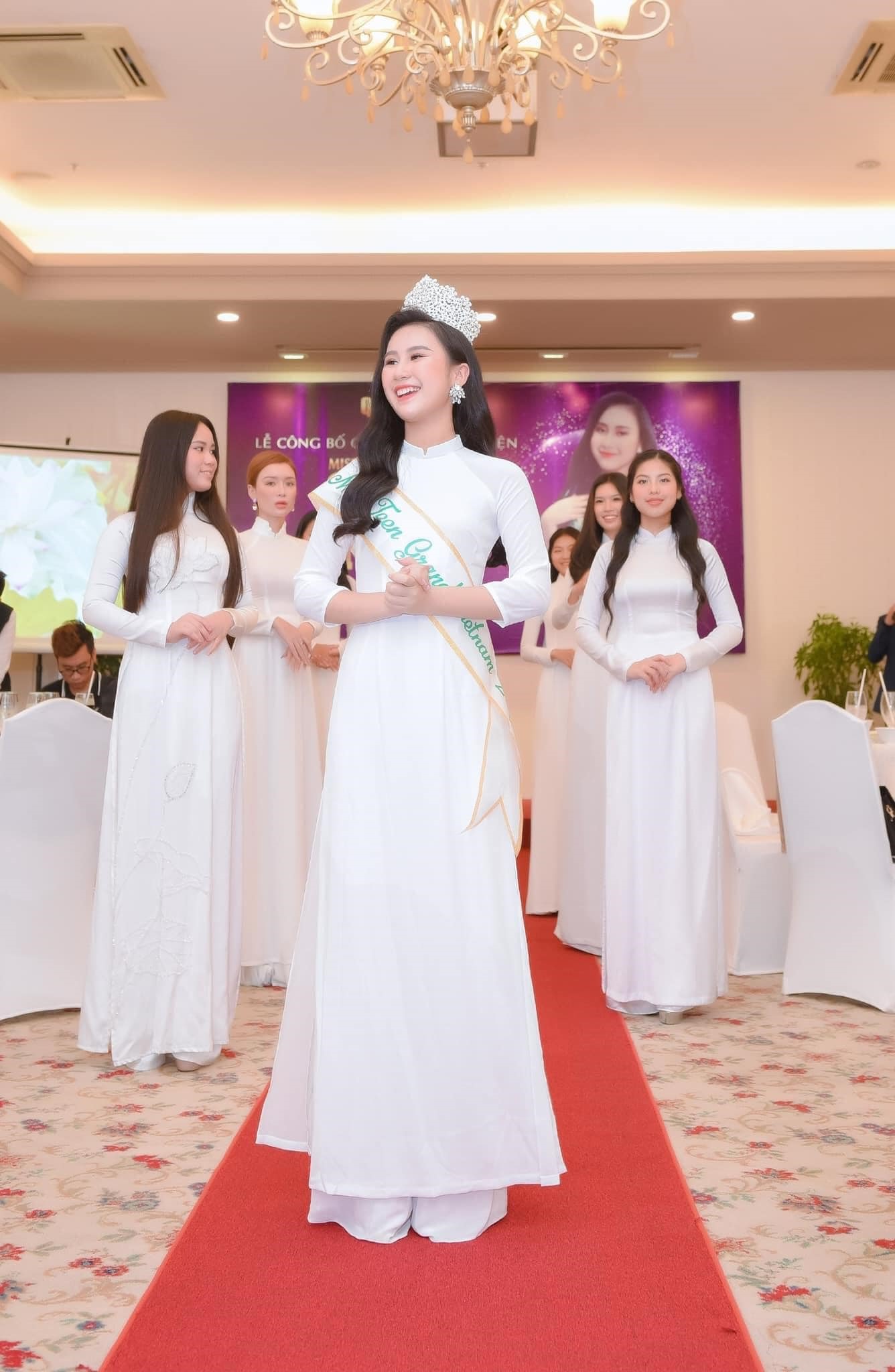 Trước đó, sau lễ đăng quang Miss Teen Grand Vietnam 2022, Nguyễn Trang Nguyệt Minh được cử là gương mặt đại diện Việt Nam đã chính thức lên đường tham dự đấu trường nhan sắc và tài năng quốc tế Miss Teen Grand International 2023 được tổ chức tại Cambodia.
