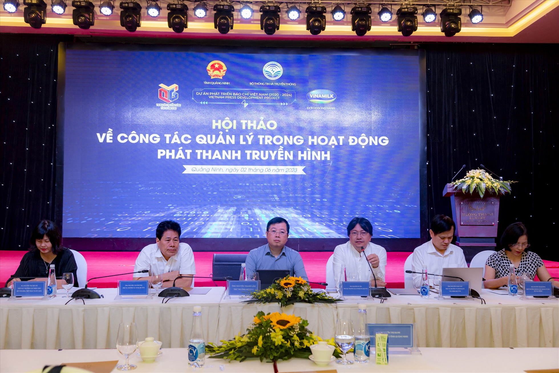Hội thảo được chủ trì bởi Ông Nguyễn Thanh Lâm – Thứ trưởng Bộ TT&TT. Ảnh: Vinamilk