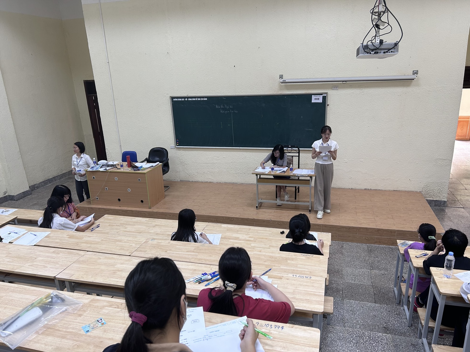 Thí sinh tham dự kỳ thi tuyển sinh vào lớp 10, Trường THCS&THPT Nguyễn Tất Thành