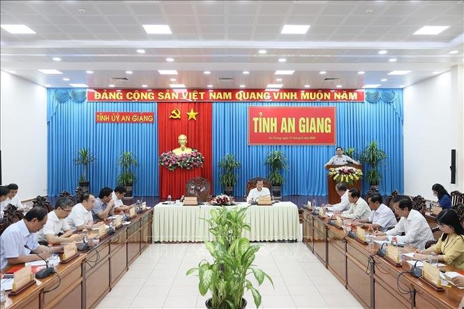 Thủ tướng Phạm Minh Chính kết luận buổi làm việc với lãnh đạo chủ chốt tỉnh An Giang. Ảnh: TTXVN