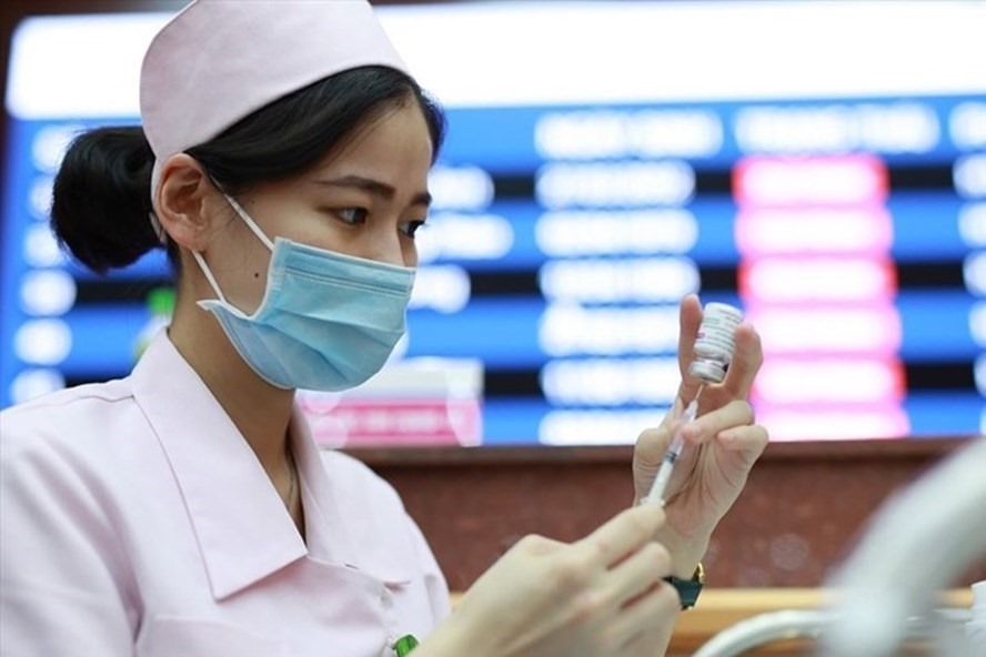 Quỹ vaccine phòng COVID-19 đã có hơn 690.000 lượt tổ chức, cá nhân ủng hộ. Ảnh: Hải Nguyễn.