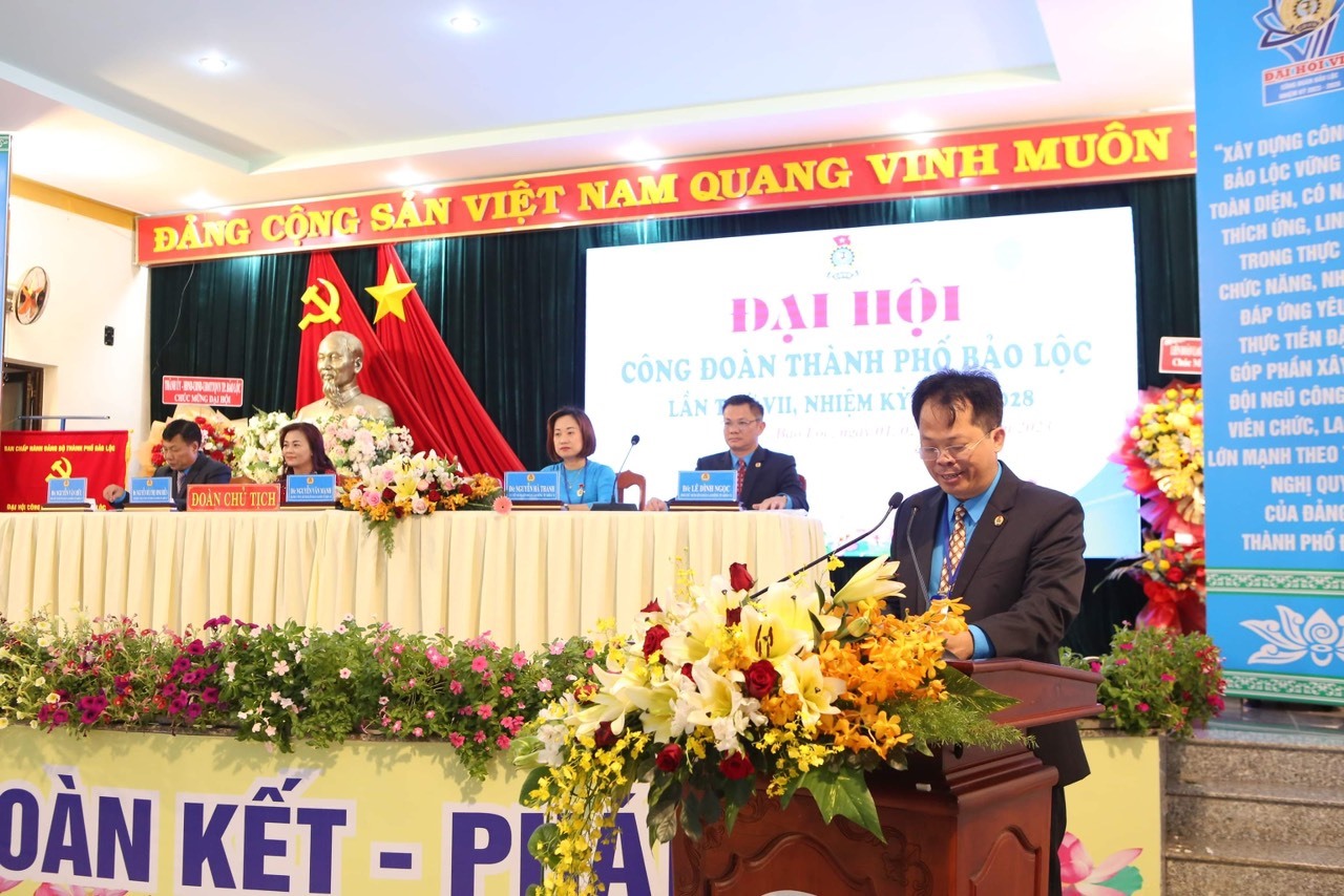 Ông Nguyễn Văn Mạnh - Chủ tịch LĐLĐ TP.Bảo Lộc phát biểu khai mạc đại hội. Ảnh: Hồng Hạnh