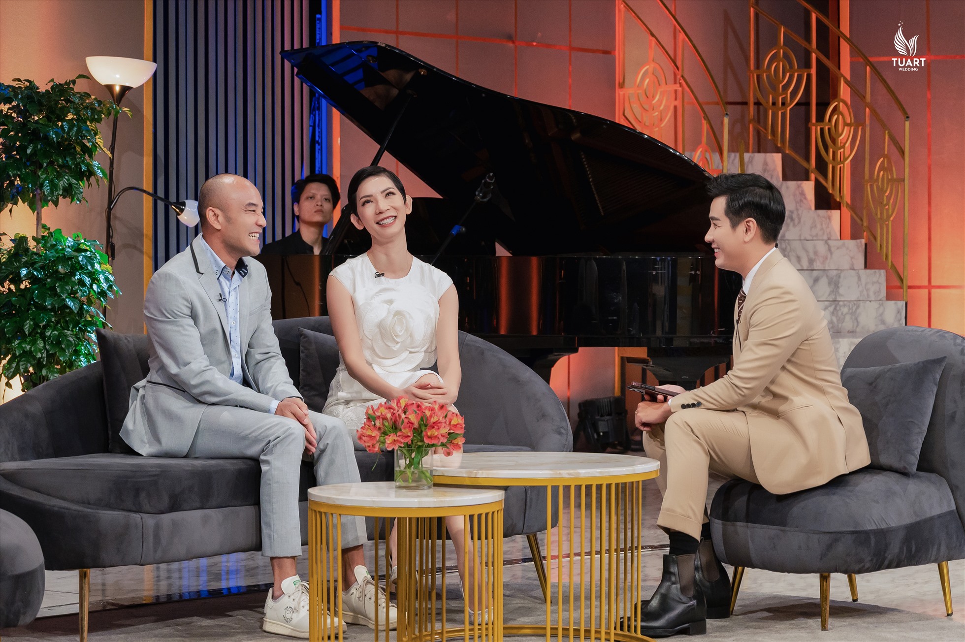 Vợ chồng siêu mẫu Xuân Lan - Ngọc Lâm lần đầu tiên tiết lộ chuyện tình yêu trên sóng truyền hình. Ảnh: VTV