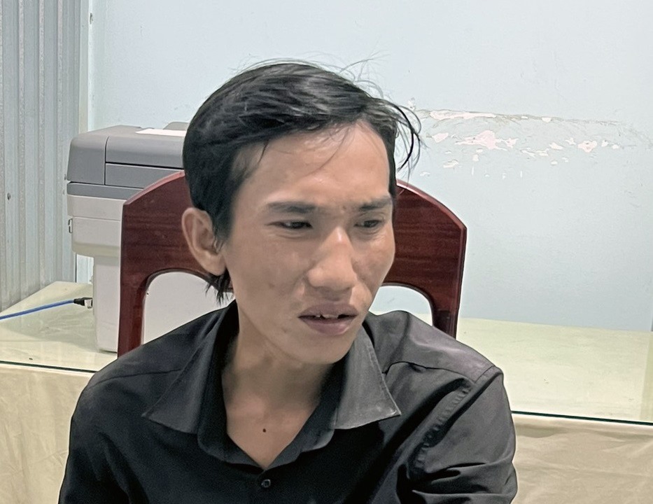 Đối tượng Nguyễn Văn Sang bị tạm giữ hình sự để làm rõ hành vi trộm cắp tài sản. Ảnh: Nghiêm Túc
