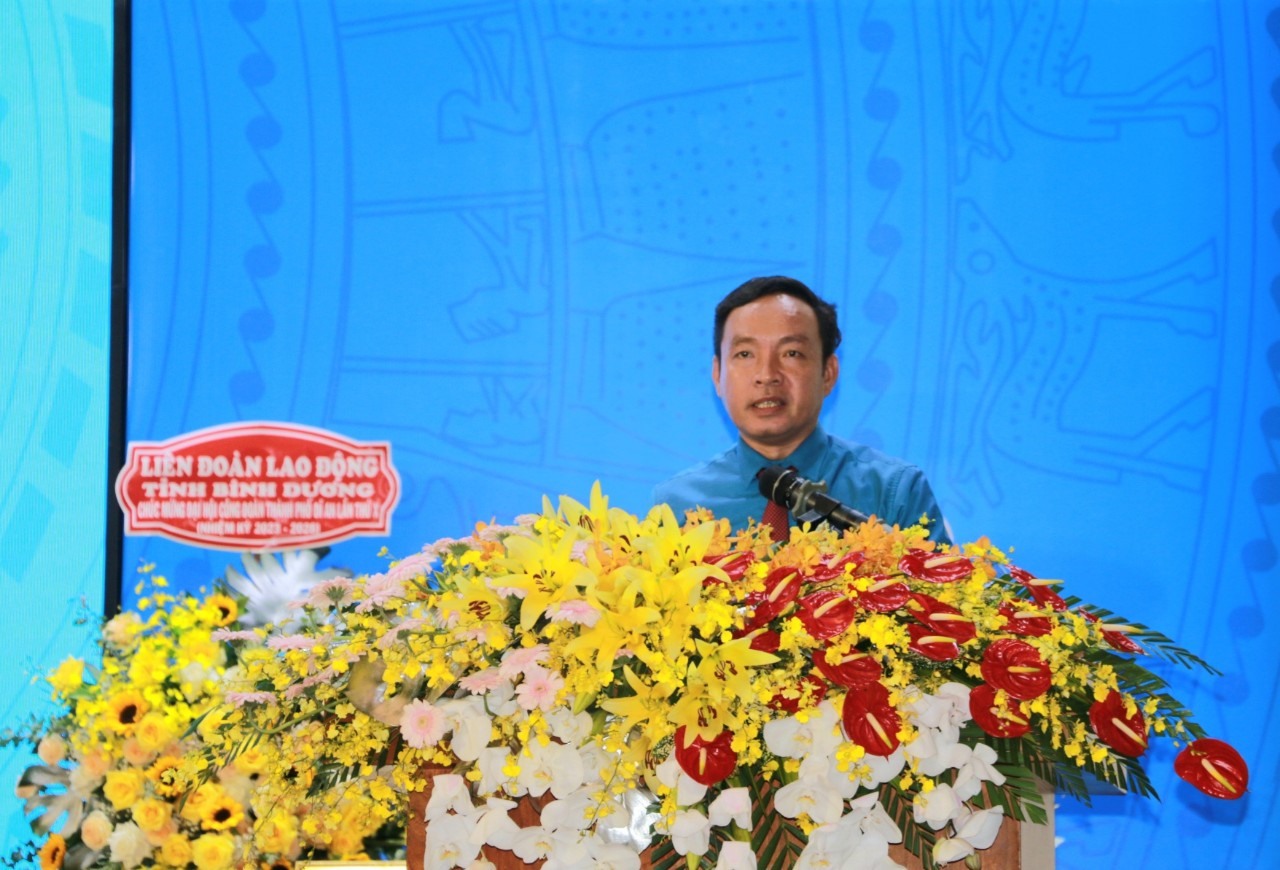 Ông Nguyễn Đình Khánh - Phó Chủ tịch Thường trực LĐLĐ tỉnh Bình Dương. Ảnh: Hoàng Trung