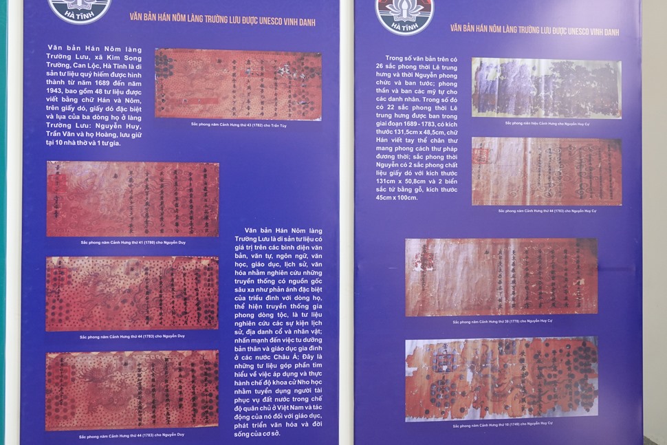 Hình ảnh Văn bản Hán Nôm làng Trường Lưu được trưng bày bên lề sự kiện tại Trung Tâm Văn hóa - Điện ảnh tỉnh Hà Tĩnh. Ảnh: Trần Tuấn.