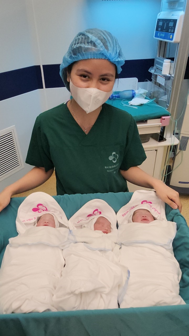 Hình ảnh 1 bé trai và 2 bé gái trong ca tam thai chào đời khoẻ mạnh. Ảnh: Bệnh viện cung cấp