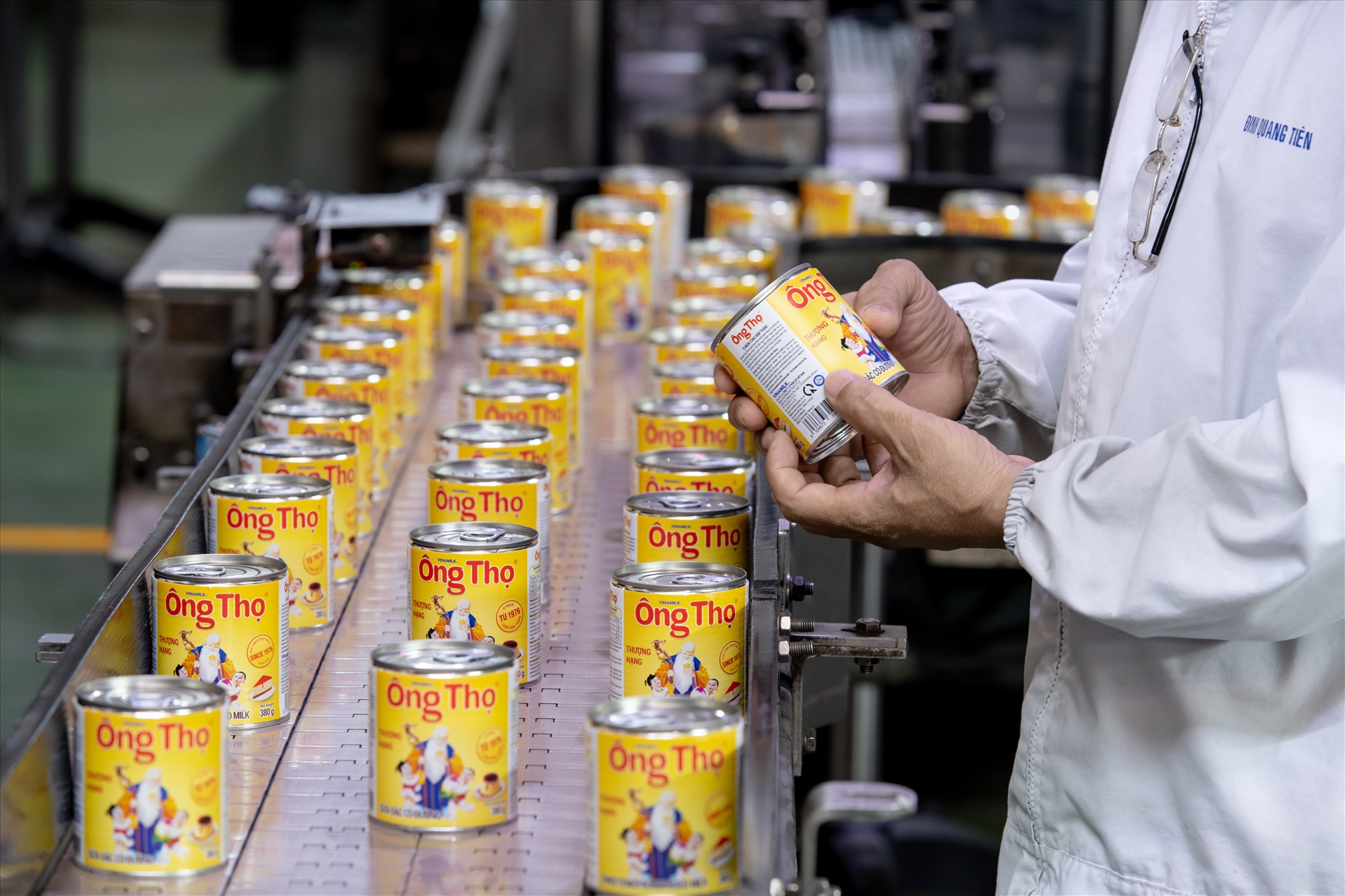 Sữa đặc Ông Thọ - sản phẩm sữa “quốc dân” của Vinamilk với hơn 1 triệu sản phẩm được sản xuất mỗi ngày, phục vụ cho thị trường trong nước và hiện đã có mặt tại 35 quốc gia. Ảnh: Vinamilk