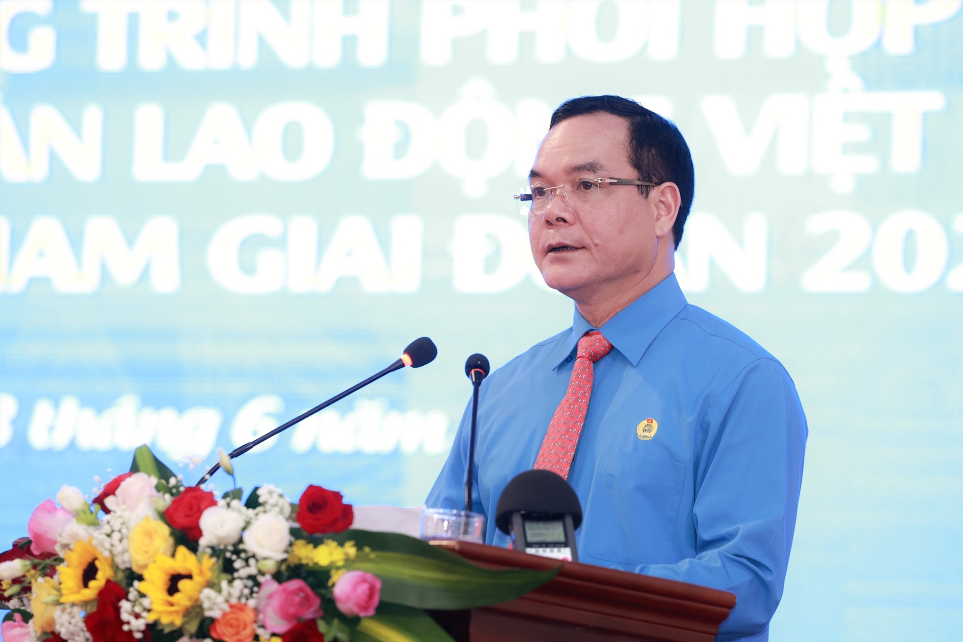Chủ tịch Tổng Liên đoàn Lao động Việt Nam Nguyễn Đình Khang phát biểu tại lễ ký kết. Ảnh: Hải Nguyễn
