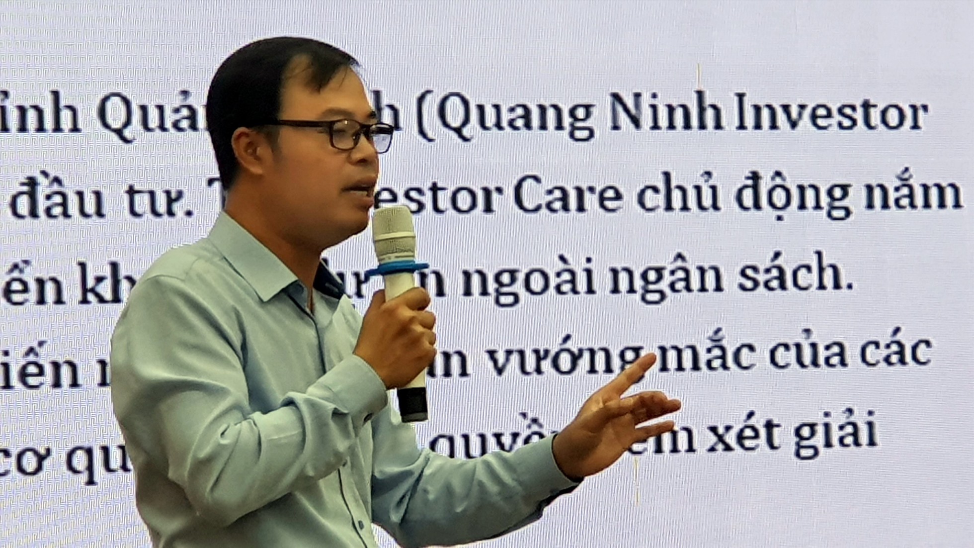 Ông Phạm Ngọc Thạch, phó trưởng Ban pháp chế VCCI đã chia sẻ một số mô hình và thực tiễn tốt của các tỉnh thuộc nhóm dẫn đầu về chỉ số PCI những năm qua