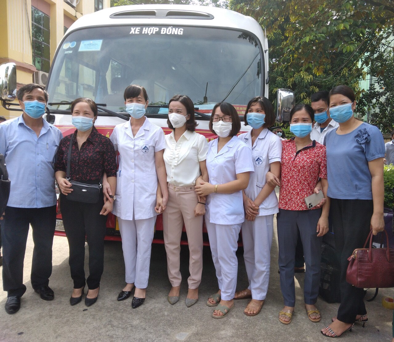 Bằng khen của chị Nguyễn Thị Phương Nam (cán bộ dân số) sau đợt chi viện cho tỉnh Đồng Nai chống dịch COVID-19.