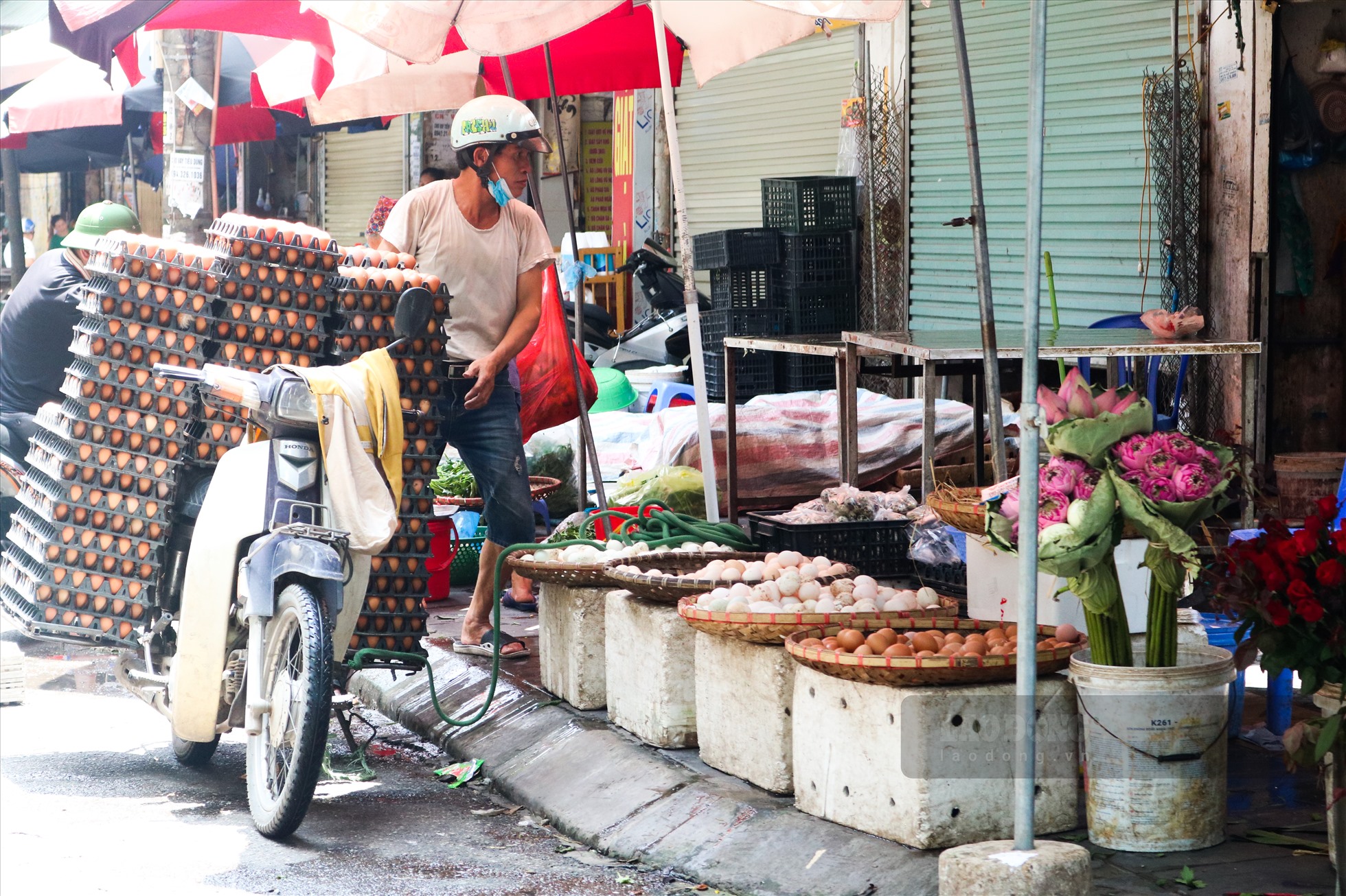 Giá các loại thực phẩm ở chợ truyền thống có xu hướng tăng nhẹ. Ảnh: Tuyết Lan