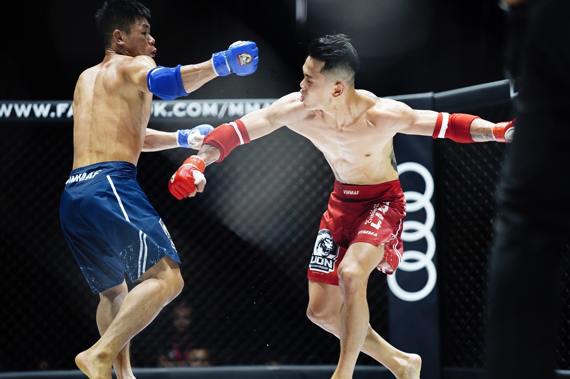 Hạng 60kg nam, Phạm Văn Lượng (xanh) thắng Nguyễn Đắc Dương (đỏ) bằng knock-out kĩ thuật. Võ sĩ Đắc Dương đã xin dừng thi đấu sau khi hiệp 2 kết thúc.