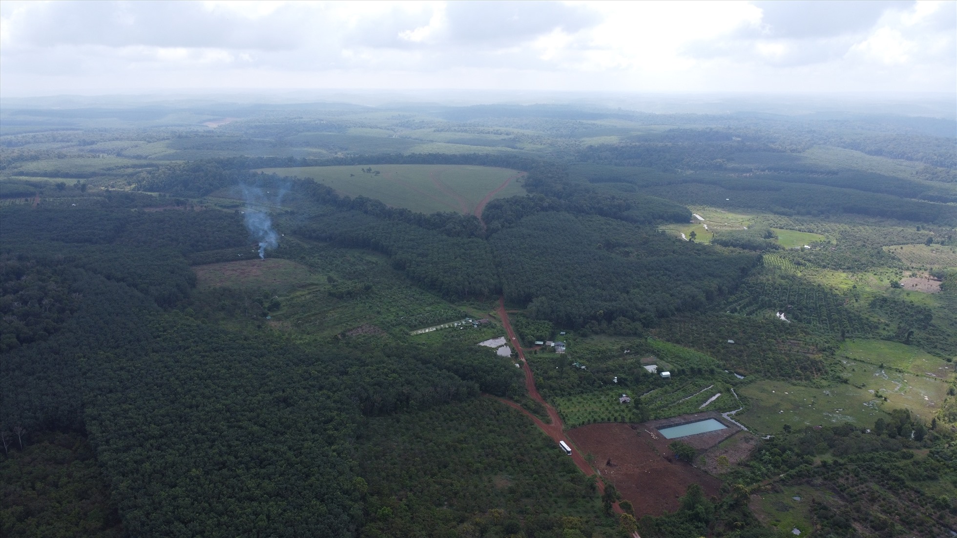 Nhìn từ trên cao xuống vùng đất còn nhiều rừng nhất ở Bình Phước - 1