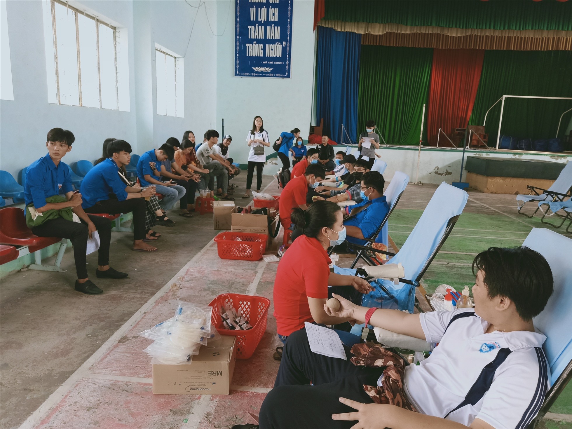 Hoạt động hiến máu tình nguyện được tỉnh Bạc Liêu hoạt động thường xuyên, liên tục nhằm cung cấp cho ngân hàng máu. Ảnh: Nhật Hồ
